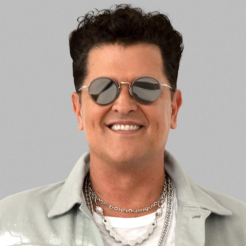 Carlos Vives, vallenato-cumbia-salsa — el embajador colombiano