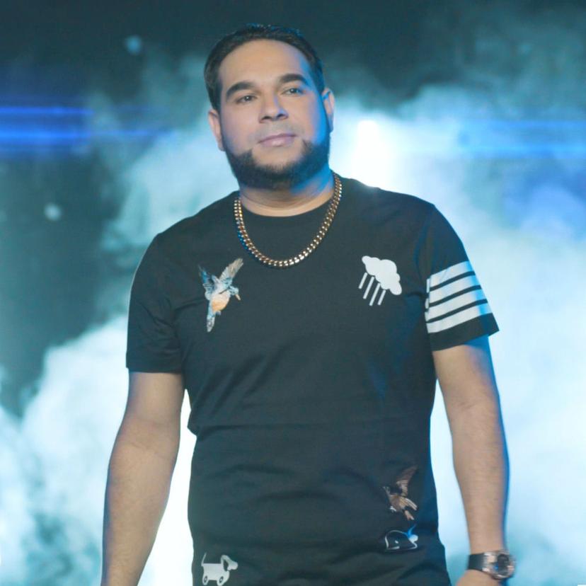 El Chaval de la Bachata, el chaval — voz inconfundible de la bachata tradicional