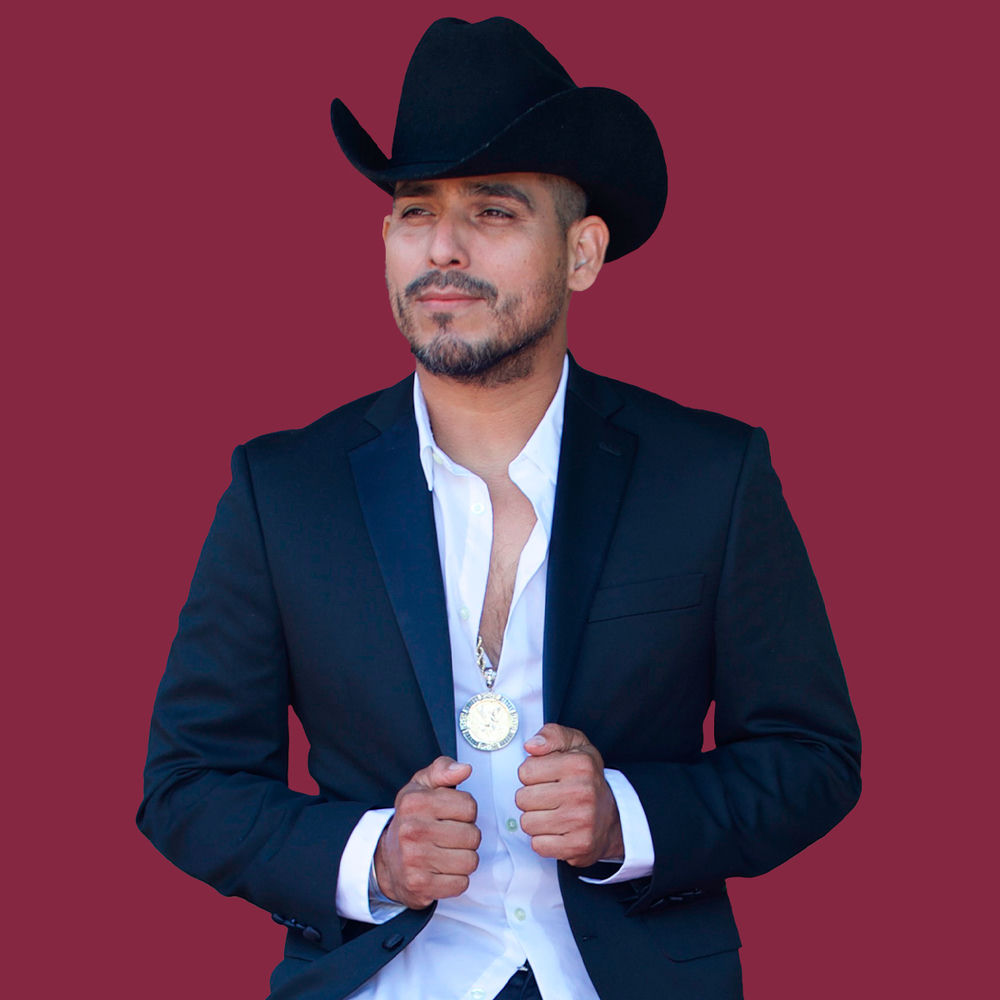 Espinoza Paz, compositor-intérprete de éxitos del regional mexicano moderno