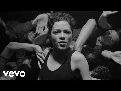 Miniatura del vídeo de Hasta la Raíz de Natalia Lafourcade